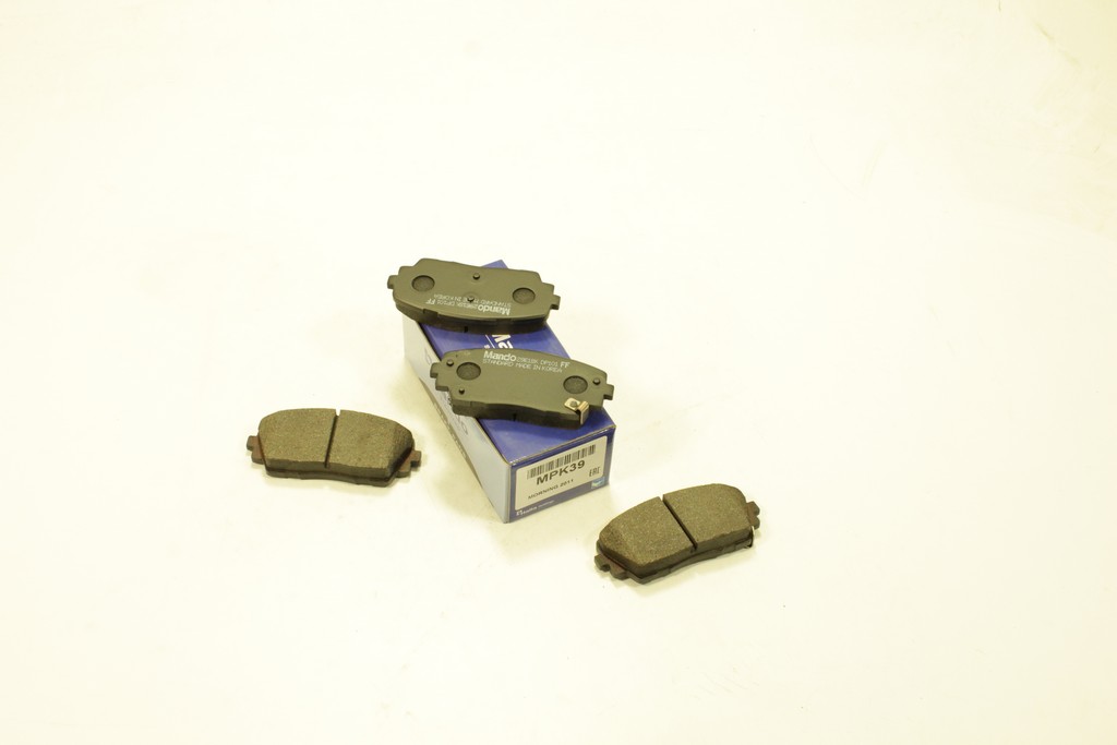 Колодки тормозные дисковые передние 58101-1YA30/MPK39 MANDO