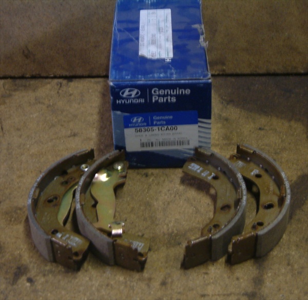 Колодки тормозные барабанные 58305-1CA00/BS1015 MOBIS