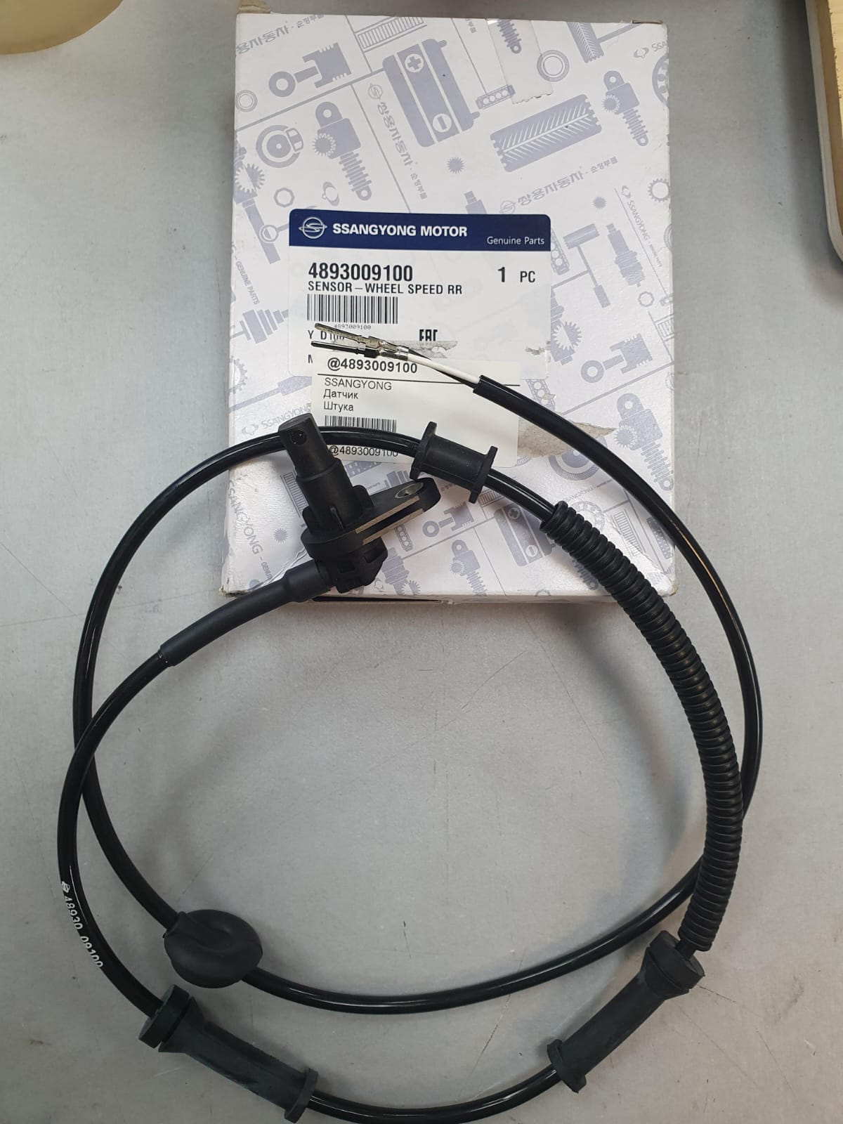 Датчик ABS задний 4893009100 SsangYong